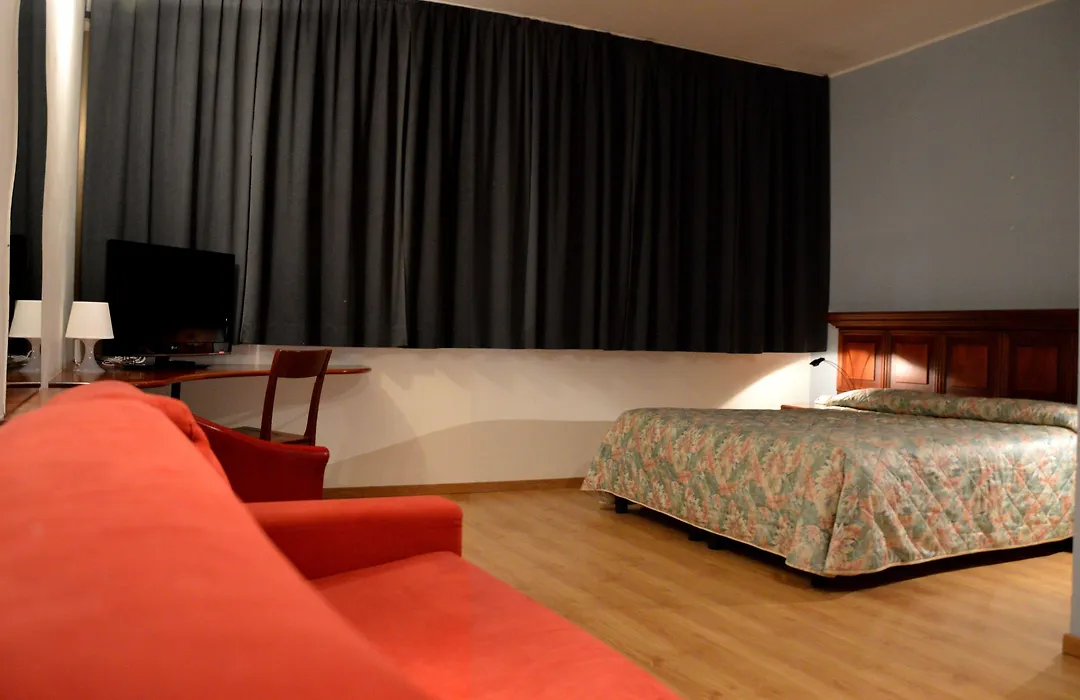 Hotel President-1